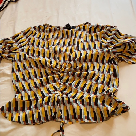 Very stylish shirt to be around - Picture 2 of 2